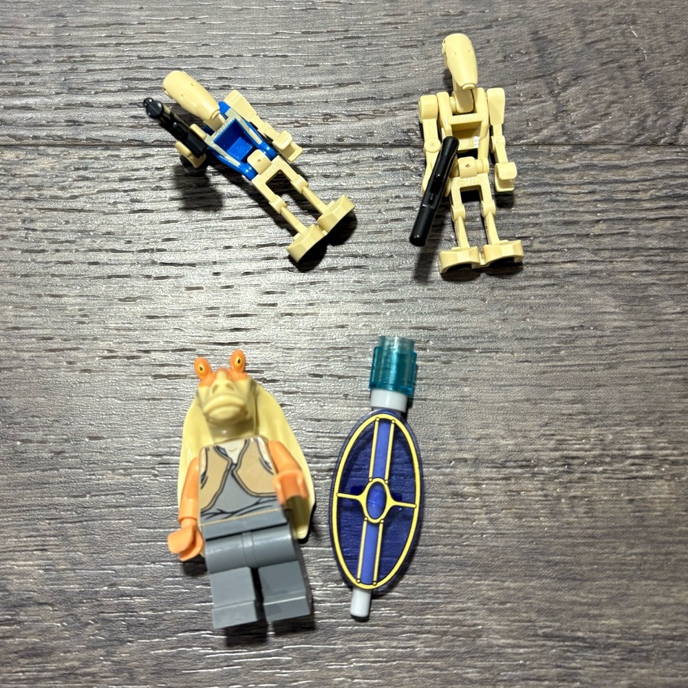 LEGO Star Wars: AAT (75080) Retired 100% COMPLETE - Picture 3 of 6